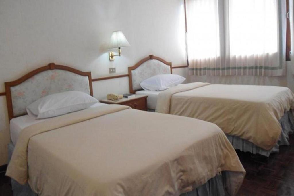 Ubon Hotel Ubon Ratchathani Buitenkant foto