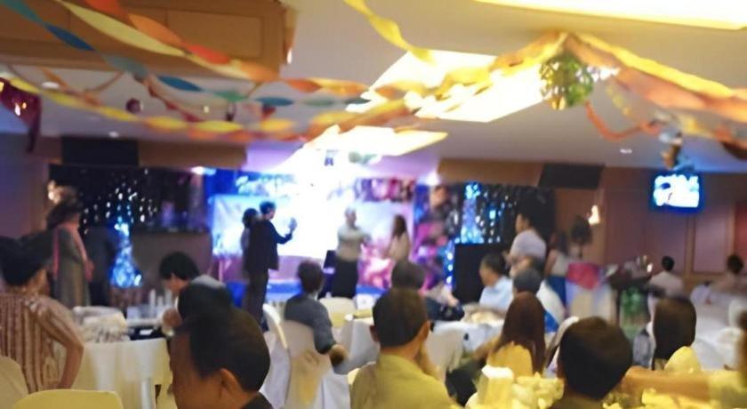 Ubon Hotel Ubon Ratchathani Buitenkant foto