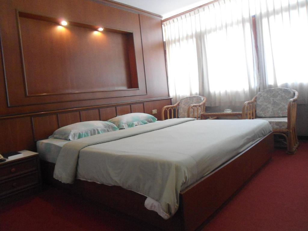 Ubon Hotel Ubon Ratchathani Buitenkant foto